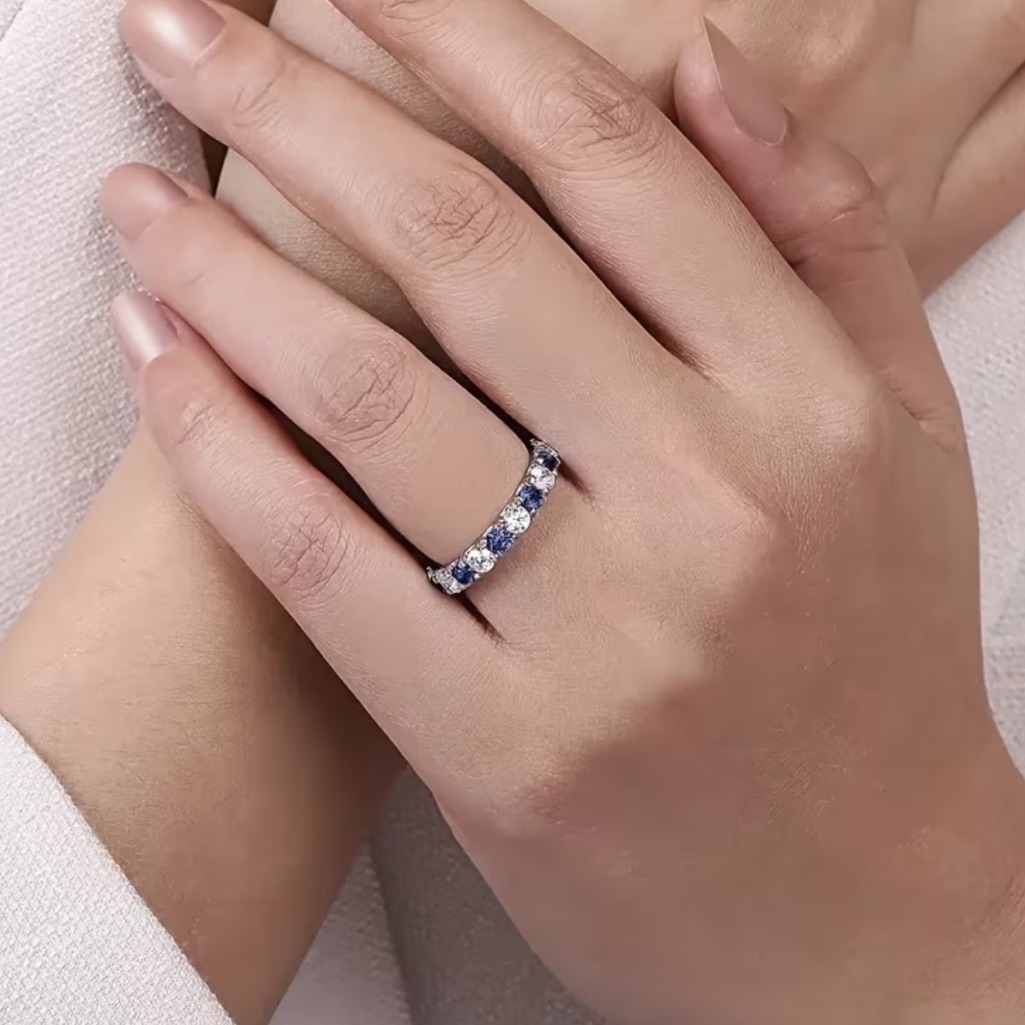 Silver White And Blue Sapphire Moissanite Gemstone Band Ring - Size 7